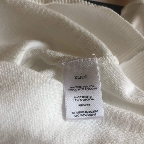 Women’s XL V Neck sweater - Picture 3 of 4